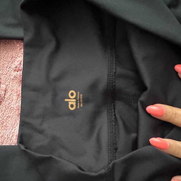 Alo Yoga Black Leggings & Medium Size & High Waist - Picture 4 of 5